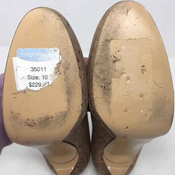 Stuart Weitzman Bronze Cork-look Pumps - Picture 12 of 13